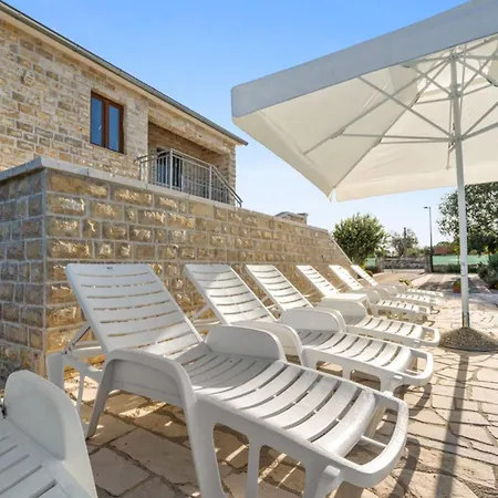 Vikendica Stari Dvori