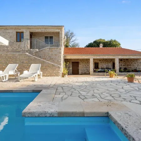 Stari Dvori Vikendica *