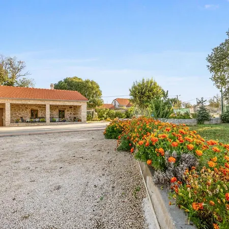 Stari Dvori בית נופש *