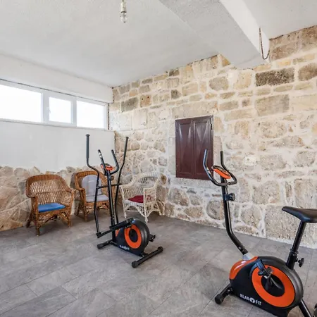 Stari Dvori Holiday home *